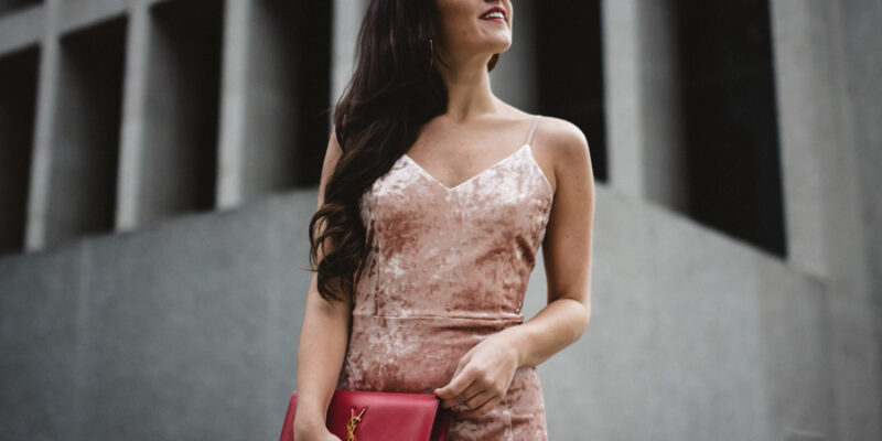 Rochii de Seara din Catifea – Cele Mai Elegante Modele